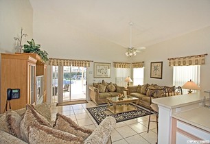 Spacious living room